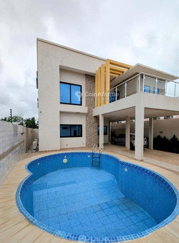 Villa luxueuse de 4 pièces avec piscine privée et titre foncier