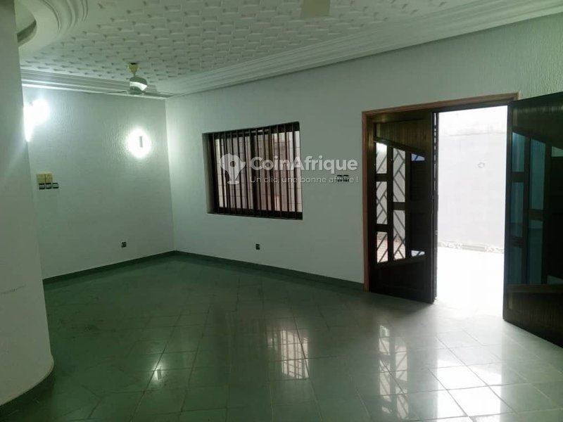 Villa de 3 pièces avec jardin et sanitaires modernes