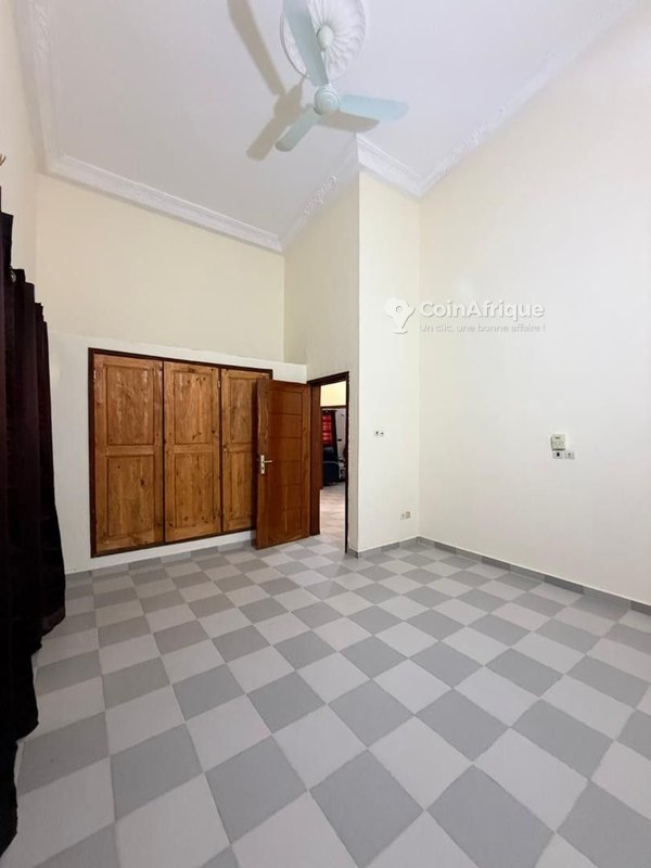 Appartement meublé de 3 pièces avec grand salon et proximité de la plage