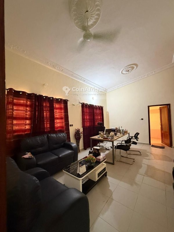 Appartement meublé de 3 pièces avec grand salon et proximité de la plage