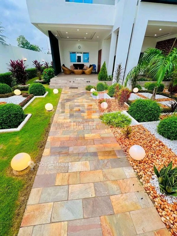 Appartement meublé de 4 pièces avec jardin, terrasse et rooftop