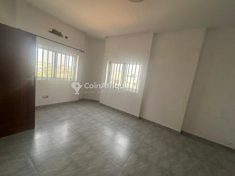 Appartement meublé de 3 pièces avec gardien permanent et balcon personnel