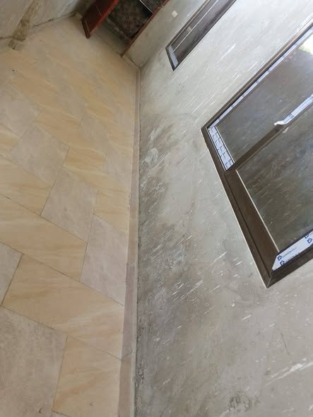 Studio neuf avec terrasse et rangements intégrés