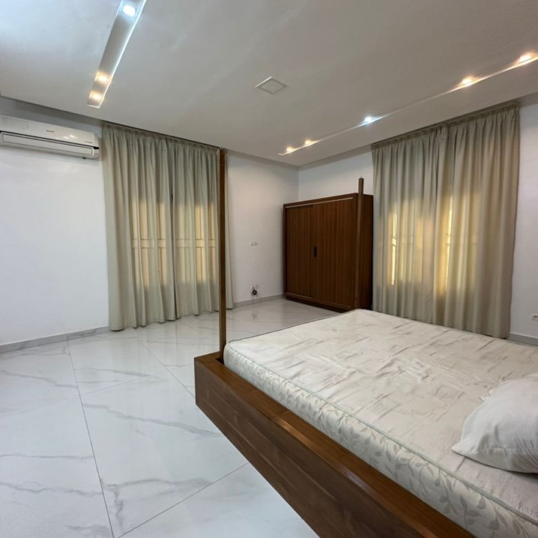 Appartement meublé de 4 pièces avec climatisation et équipements haut de gamme