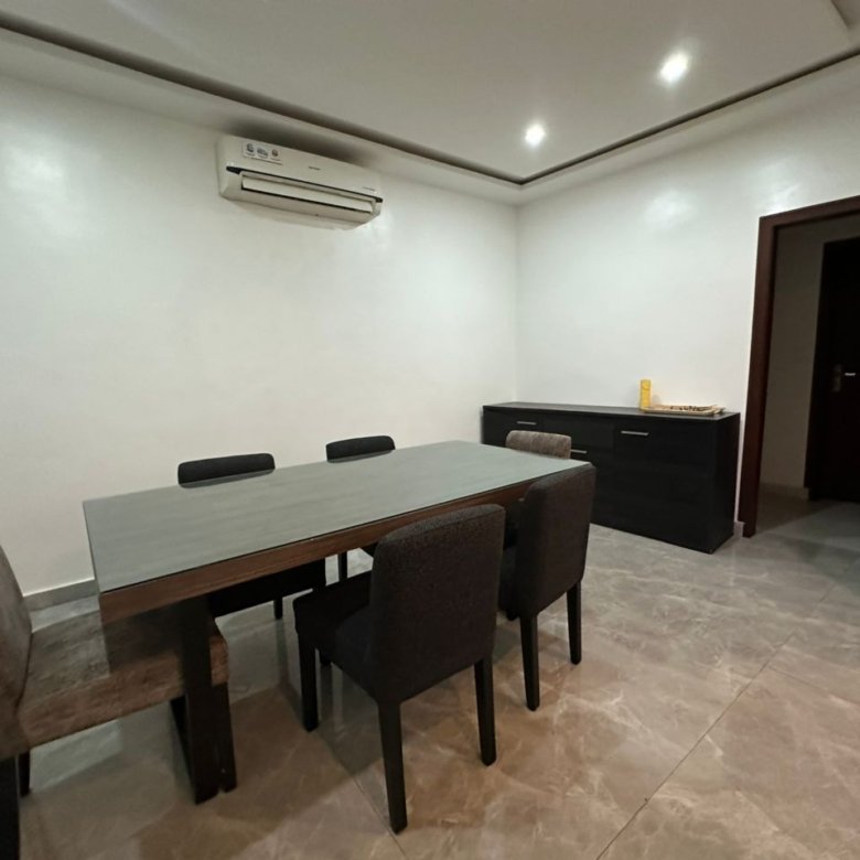 Appartement meublé de 4 pièces avec climatisation et équipements haut de gamme