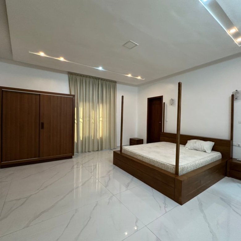 Appartement meublé de 4 pièces avec climatisation et équipements haut de gamme