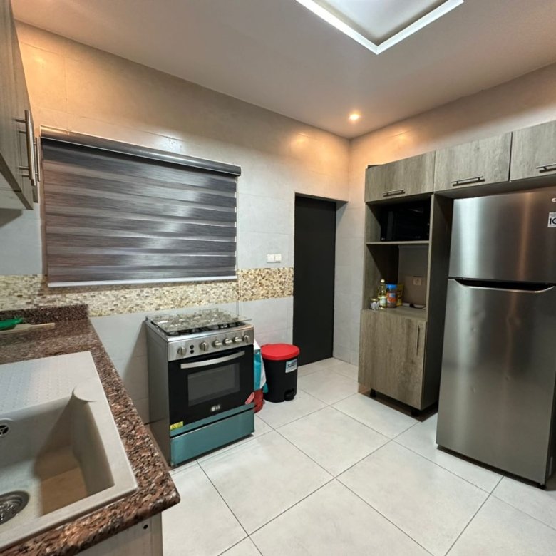 Appartement meublé de 4 pièces avec climatisation et équipements haut de gamme