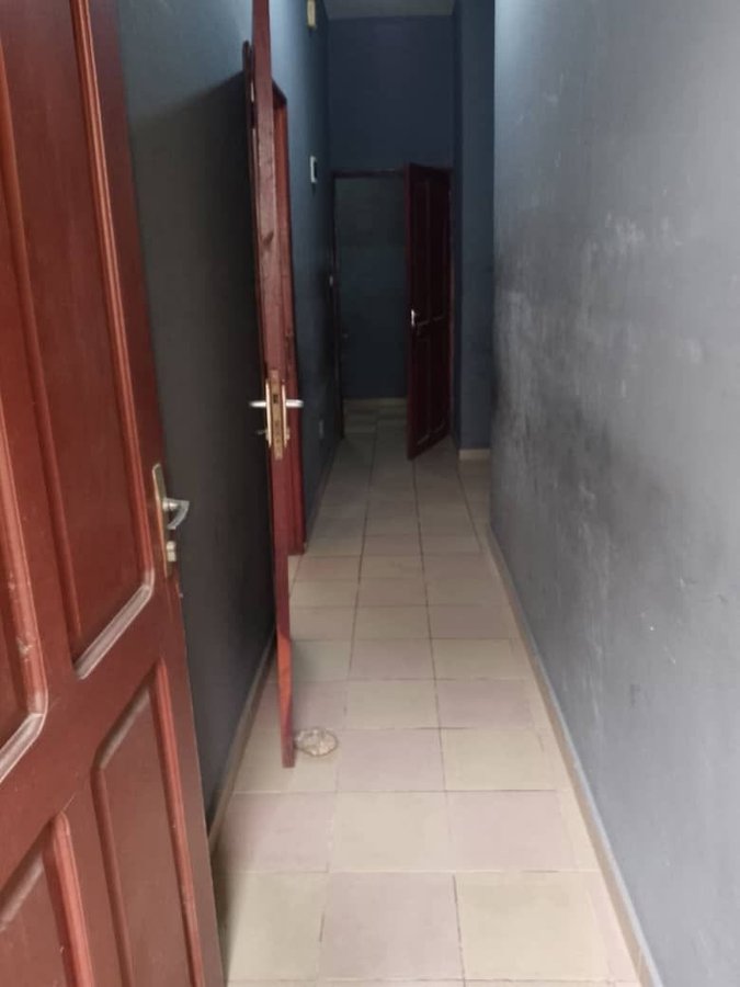 Appartement lumineux de 2 pièces avec cuisine et douche séparées