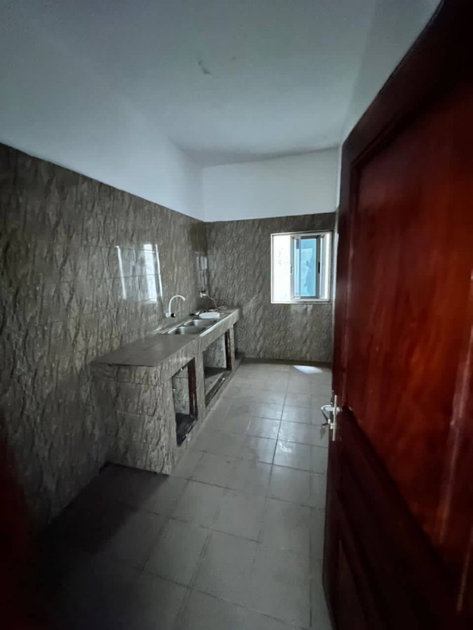 Villa luxueuse de 7 pièces meublée avec terrasse, garage et salle de fête