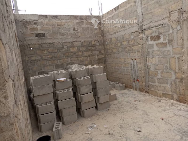 Villa spacieuse de 3 chambres avec terrasses et titre de propriété sécurisé