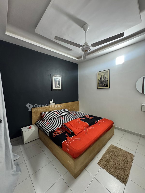 Appartement meublé 2 pièces avec climatisation et parking privé