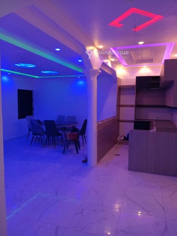 Immeuble locatif R+3 avec revenus mensuels de 1 000 000 FCFA