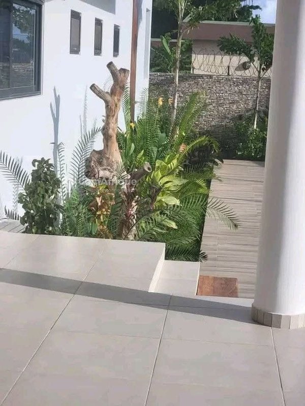 Appartement meublé 3 pièces avec piscine en résidence sécurisée