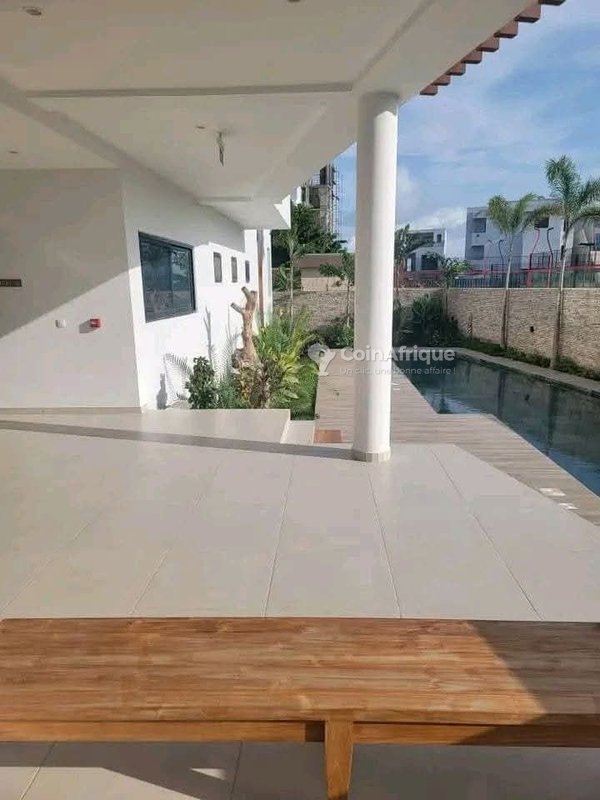Appartement meublé 3 pièces avec piscine en résidence sécurisée