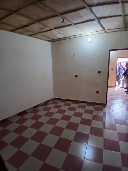 Appartement 1 pièce - Nouvelle construction avec sanitaire indépendant et compteur personnel