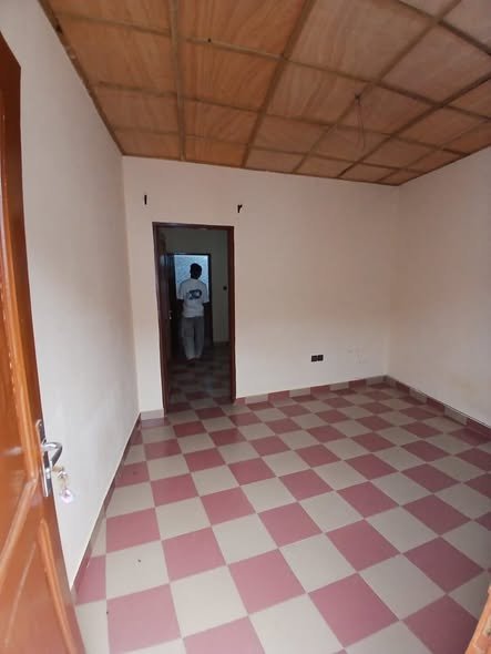 Appartement 1 pièce - Nouvelle construction avec sanitaire indépendant et compteur personnel