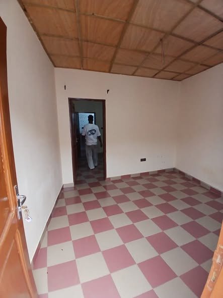 Appartement 1 pièce - Nouvelle construction avec sanitaire indépendant et compteur personnel