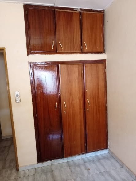 Maison de 3 pièces avec cour unique et garage couvert