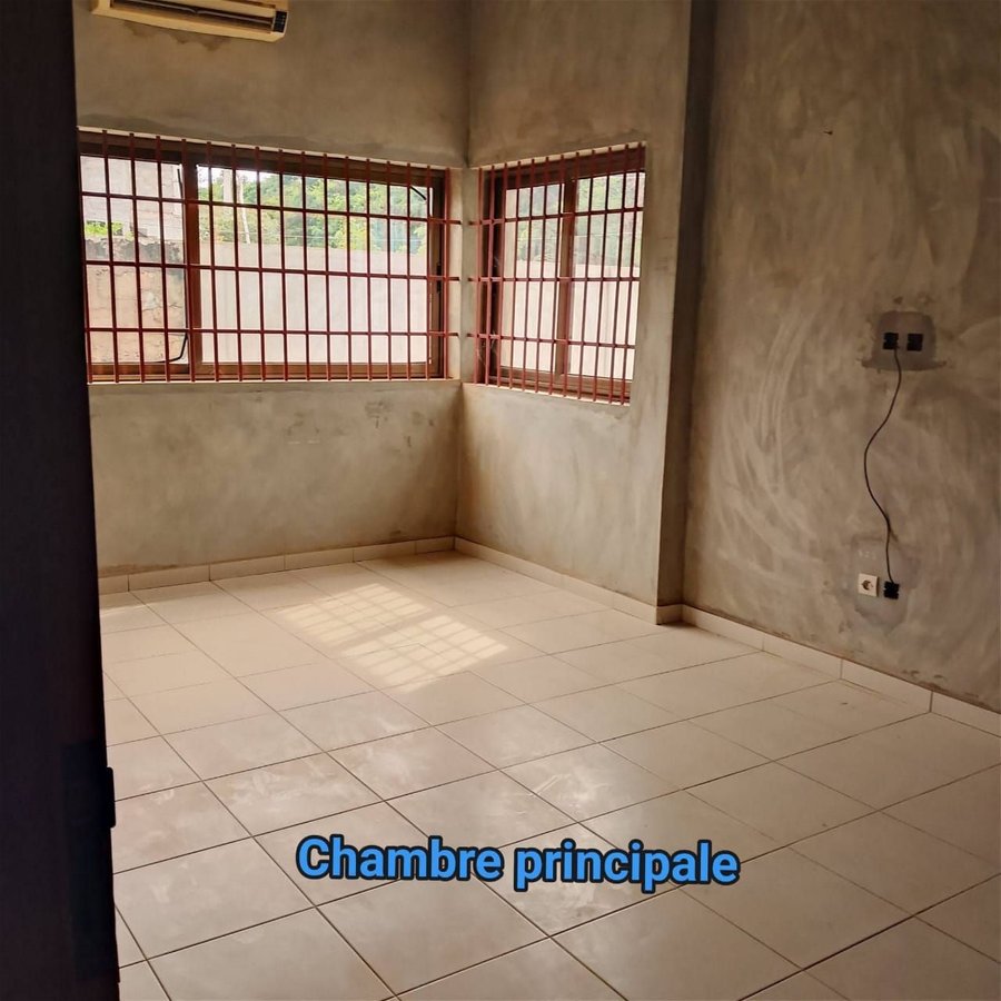 Maison personnelle dallée de 3 pièces avec climatisation et garage double