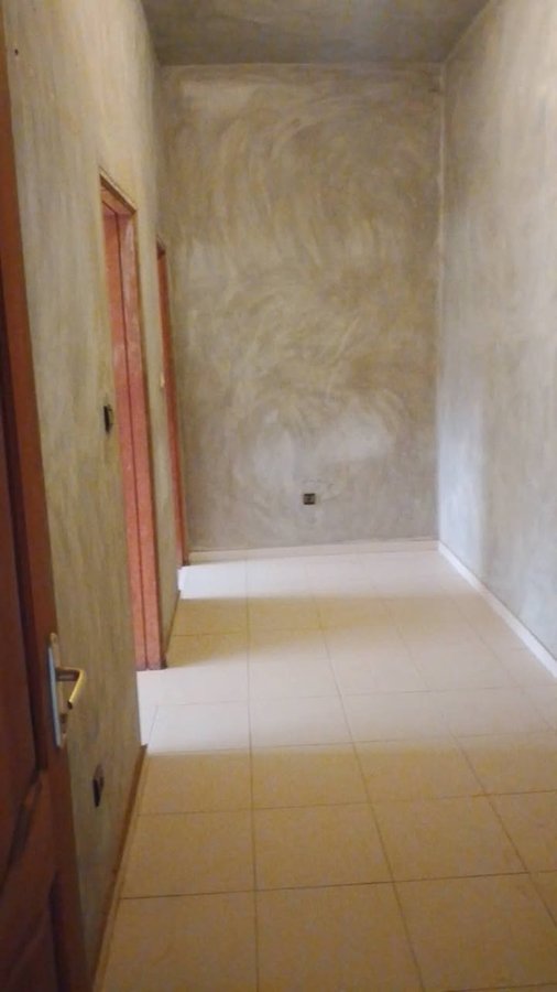 Maison personnelle dallée de 3 pièces avec climatisation et garage double