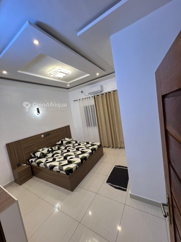 Appartement meublé 2 pièces avec climatisation et parking sécurisé