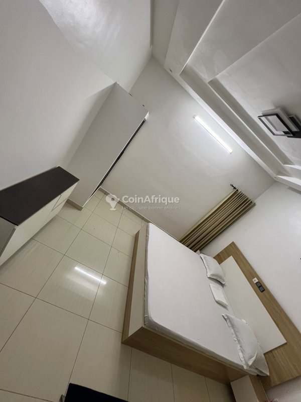 Appartement meublé 2 pièces avec climatisation et parking sécurisé