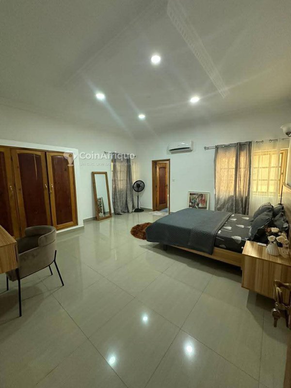 Appartement meublé de 5 pièces avec grande terrasse et garage privé