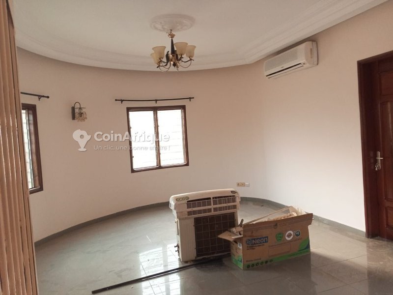 Villa luxueuse de 3 chambres avec climatisation et grand espace extérieur
