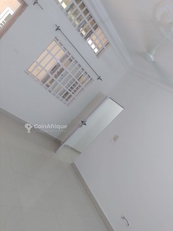 Appartement de 2 pièces bien fini avec équipements modernes et connexion haut débit