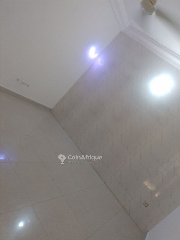 Appartement de 2 pièces bien fini avec équipements modernes et connexion haut débit