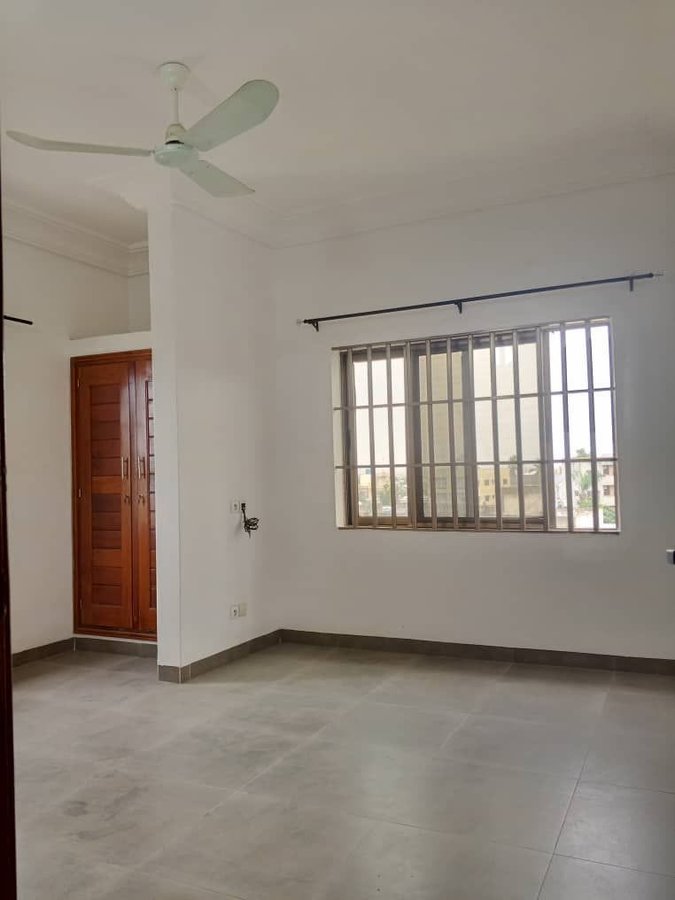 Appartement 2 pièces haut standing avec sécurité 24h/24 et garage personnel