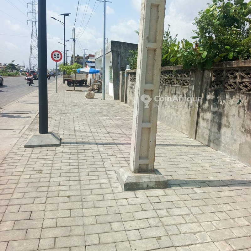 Terrain clôturé de 387 m² en bordure de pavés à Vedoko Setovi