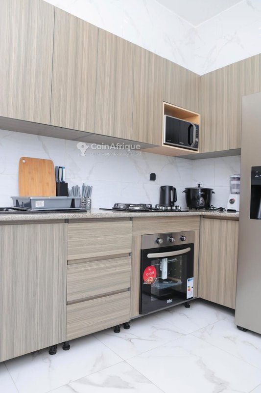 Appartement meublé de 2 chambres avec vue imprenable sur la mer et équipements haut de gamme