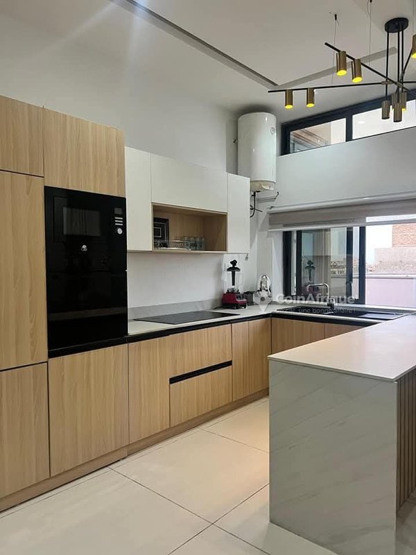 Appartement meublé haut standing de 3 pièces avec climatisation et services premium