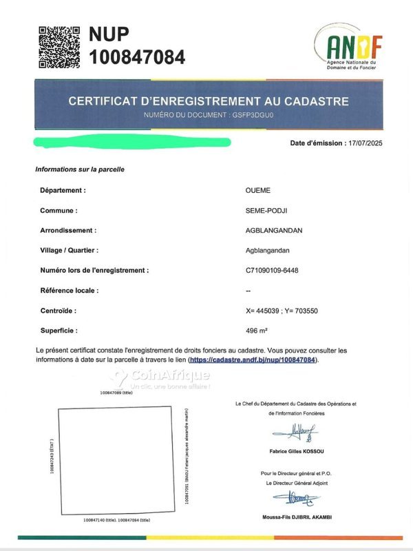 Terrain clôturé de 1000 m² avec titre foncier donnant sur deux rues