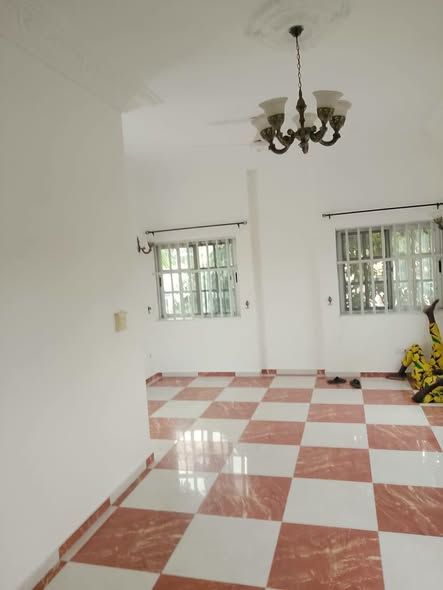 Appartement de 3 pièces avec climatisation, sécurité renforcée et véranda privée
