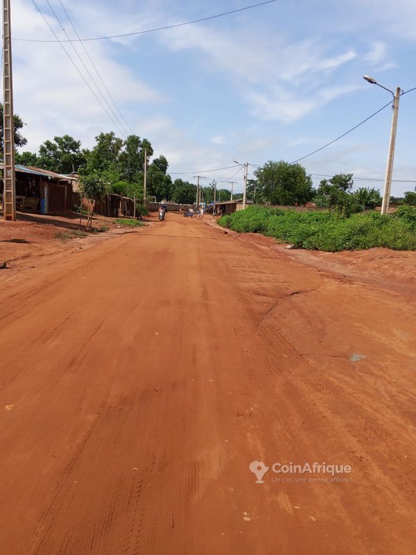Terrain de 3500m² avec titre foncier sécurisé et paiement échelonné