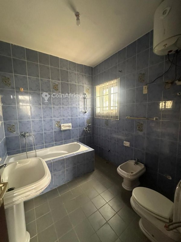 Villa duplex de 4 pièces avec jardin et titre foncier