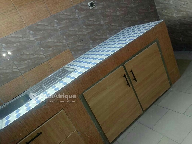Villa luxueuse de 3 pièces avec climatisation et cour gazonnée