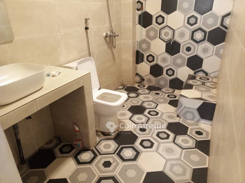 Villa luxueuse de 4 pièces avec chambres spacieuses et sécurité privée