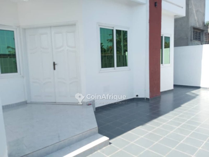 Villa luxueuse de 4 pièces avec chambres spacieuses et sécurité privée