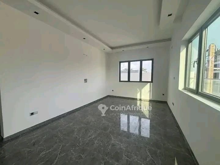 Appartement meublé de 4 pièces avec climatisation et cuisine équipée