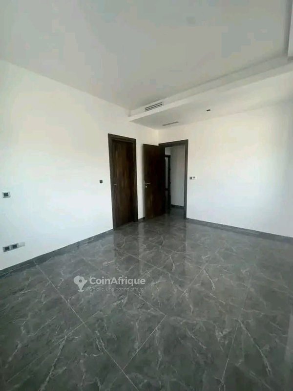 Appartement meublé de 4 pièces avec climatisation et cuisine équipée