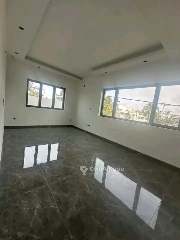 Appartement meublé de 4 pièces avec climatisation et cuisine équipée