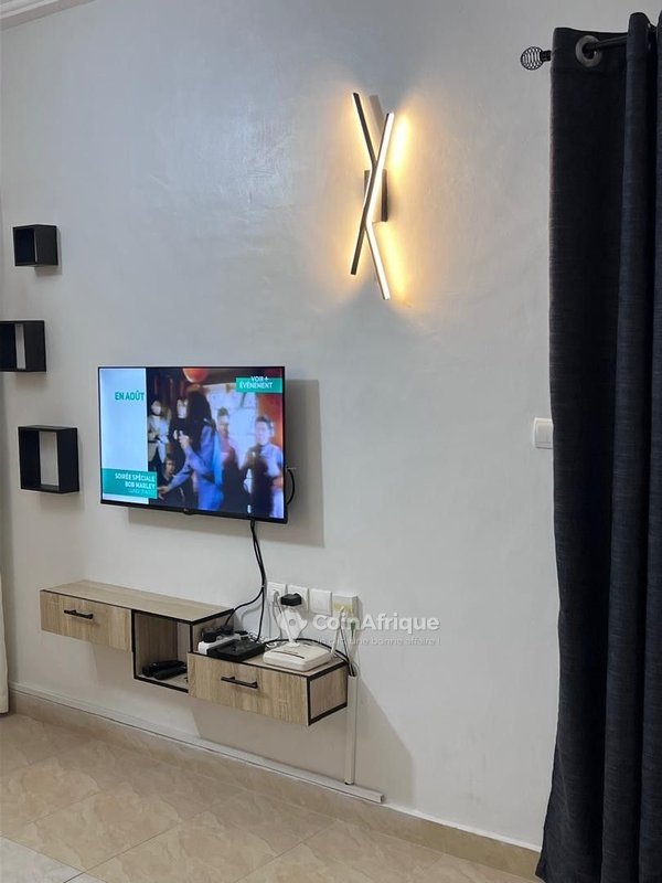 Appartement meublé 2 pièces avec services inclus et groupe électrogène