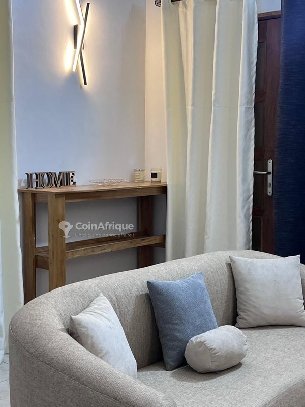Appartement meublé 2 pièces avec services inclus et groupe électrogène