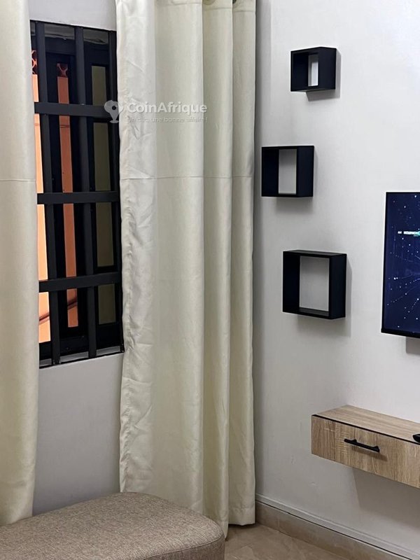Appartement meublé 2 pièces avec services inclus et groupe électrogène