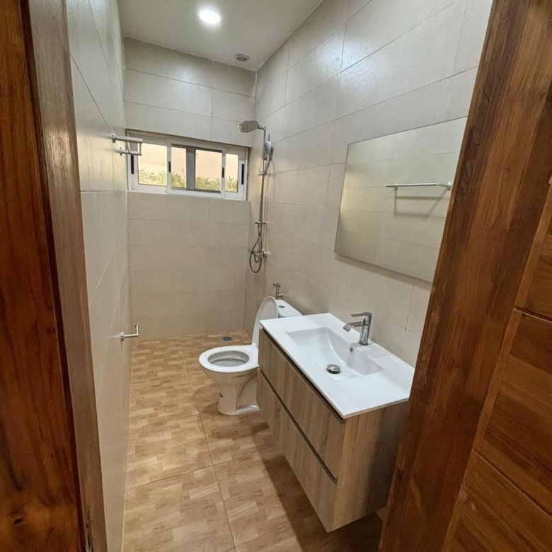 Villa luxueuse de 4 chambres avec climatisation et jardin spacieux