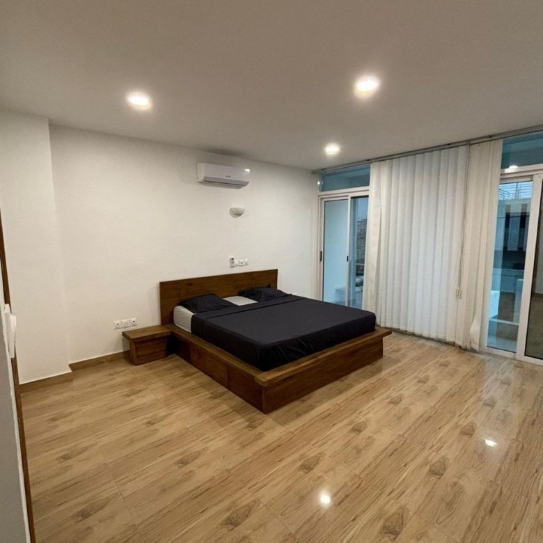 Villa luxueuse de 4 chambres avec climatisation et jardin spacieux