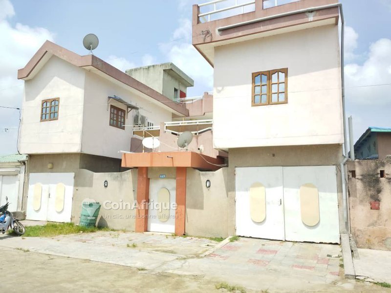 Immeuble locatif R+1 avec 7 chambres et garage - Permis d'habiter inclus